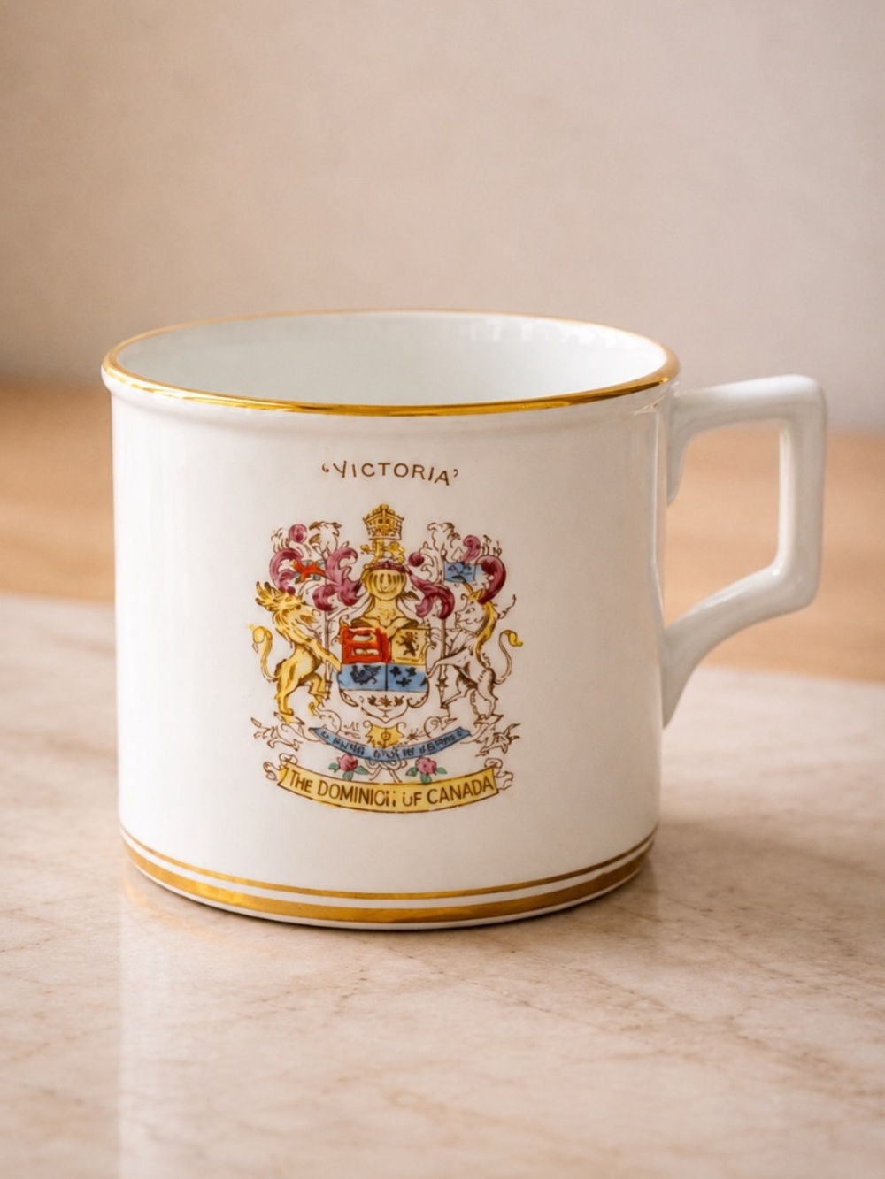 Taylor & Kent Victoria Dominion of Canada Crest Bone China Mug Gold Rim‎